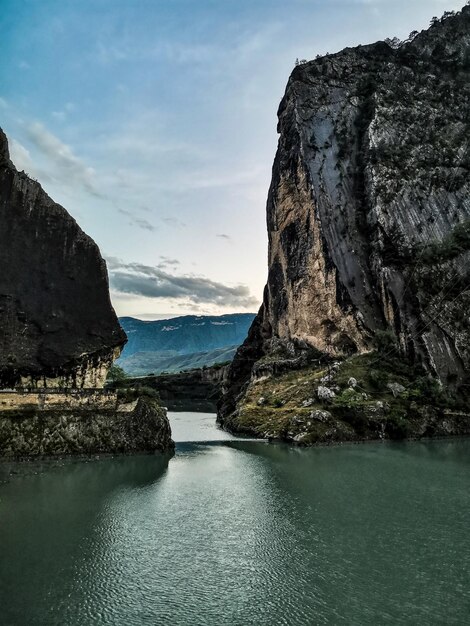 Vista serale dell'HPP Gunibskaya in Daghestan Russia giugno 2021