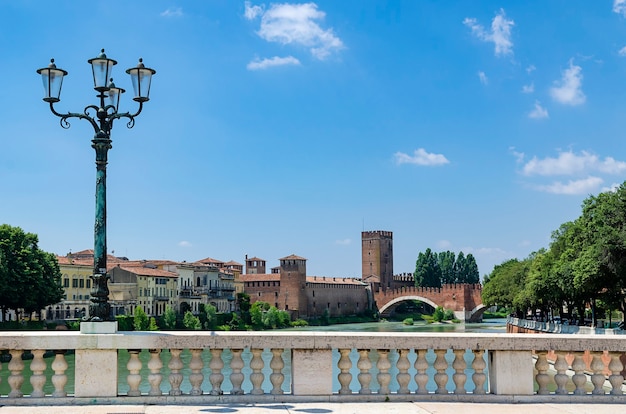 Vista su Verona e sul fiume