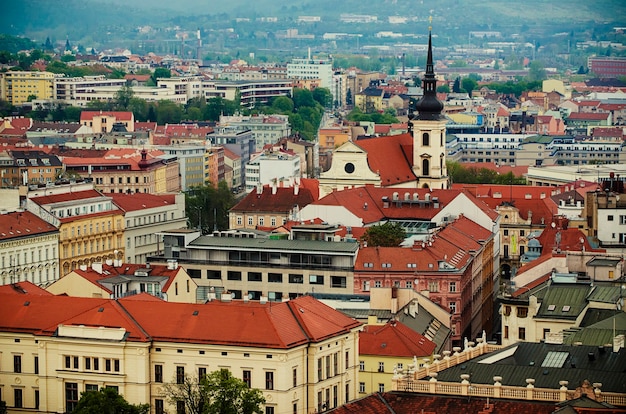 Vista sui tetti rossi della città di Brno, Repubblica Ceca