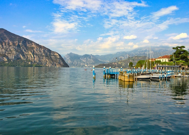 Vista sul lago d'Iseo dal porto del paese d'Iseo