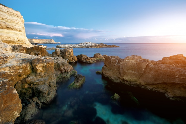 Vista sul mare al tramonto.