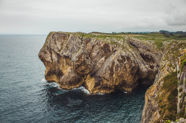 Vista sul mare dalle scogliere delle Asturie