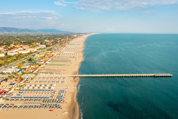 Vista sul molo di Forte dei Marmi
