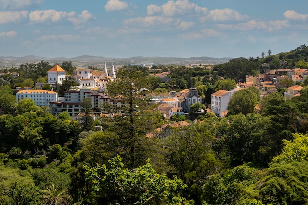 Vista sul paesaggio urbano del famoso villaggio di Sintra