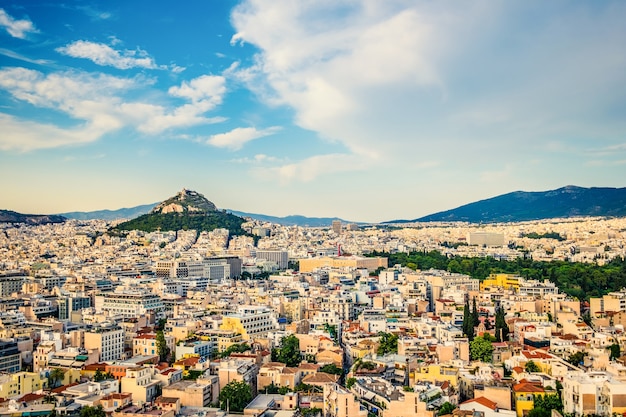 Vista sul paesaggio urbano della città di Atene dall'Acropoli in Grecia