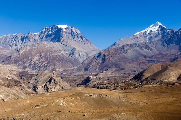 Vista sul villaggio di Jharkot in Mustang più basso, Nepal