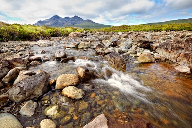 Vista sulla cresta nera di Cuillin, isola di Skye, Scozia