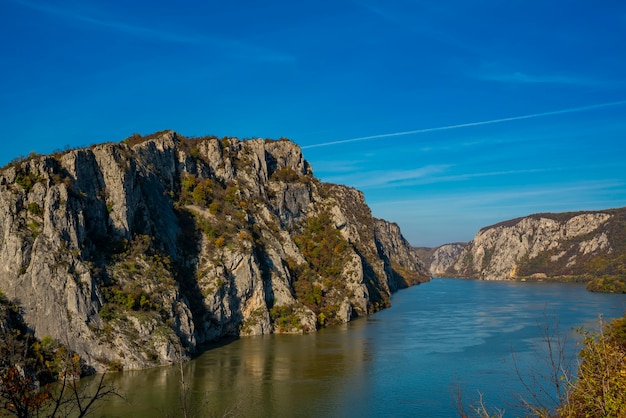 Vista sulla gola del Danubio a Djerdap sul confine serbo-rumeno