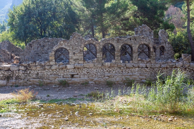 Vista sulle antiche rovine della città licia di Olympos, Turchia.