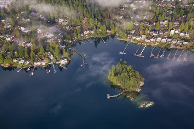 Vista sulle case di lusso a Deep Cove