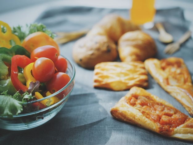 vista superiore del cibo della prima colazione con caffè