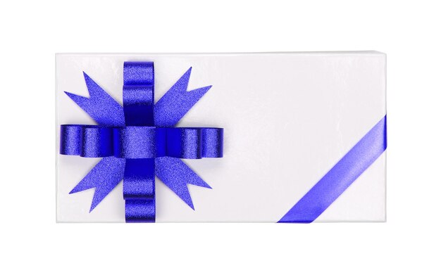Vista superiore del nastro blu sulla scatola regalo isolata su sfondo bianco