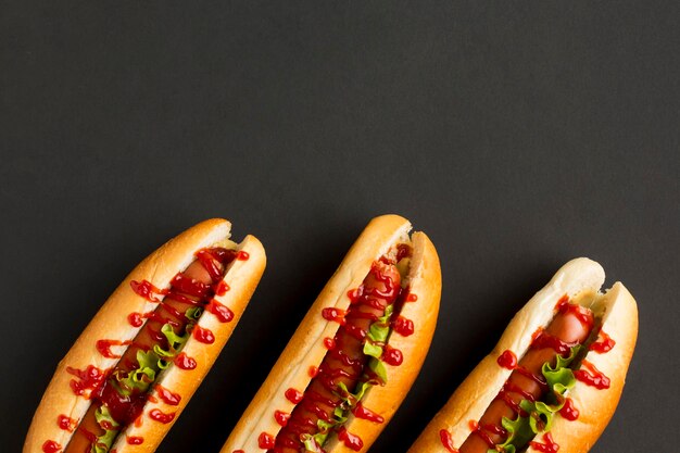 vista superiore hot dog deliziosi