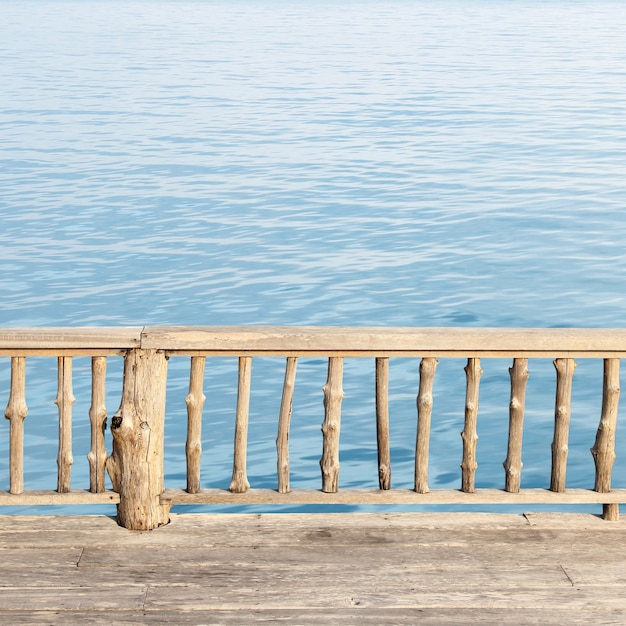 vista terrazza con mare blu