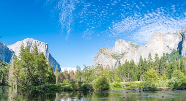 Vista tipica del parco nazionale dello Yosemite.