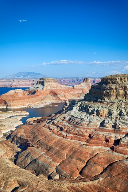 Vista verticale del lago Powell, Page, Arizona