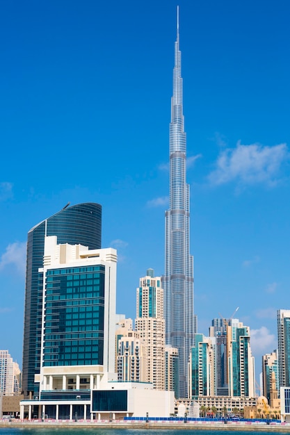 Vista verticale dello skyline di Dubai, Emirati Arabi Uniti.