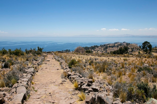 Viste del lago Titicaca dall'isola di Taquile in Perù