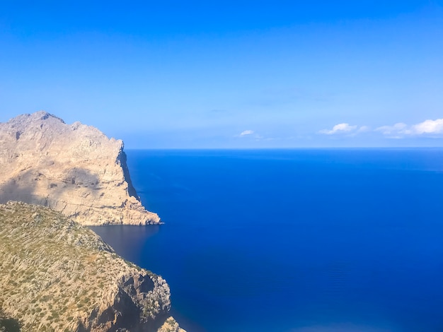 Viste del paesaggio di Cape Formentor, turisti. Foto