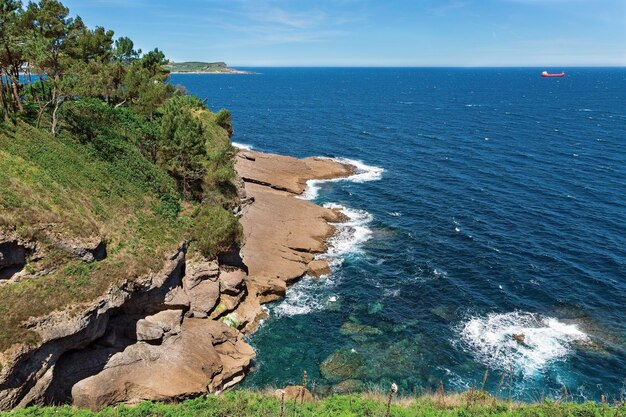 Viste della penisola di Santander in Spagna