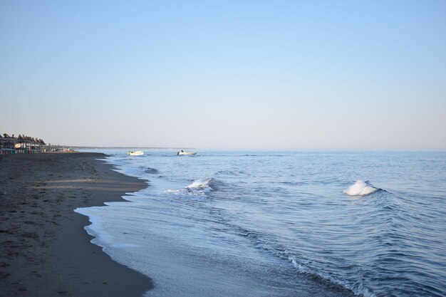 Viste panoramiche dall'alba sulla costa