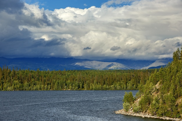 Viste panoramiche sulle montagne Khibiny