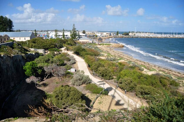 Visualizza il paesaggio e la città e il paesaggio marino dal punto di vista di Arthur's Head of Round House per australiani e viaggiatori che guardano la vista il 28 maggio 2016 a Perth in Australia