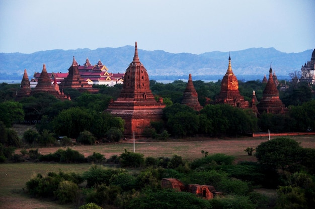 Visualizza le rovine del paesaggio paesaggio urbano Patrimonio dell'umanità con oltre 2000 pagode e templi Htilominlo guarda dalla pagoda Shwesandaw Paya al mattino a Bagan o città antica pagana a Mandalay Myanmar