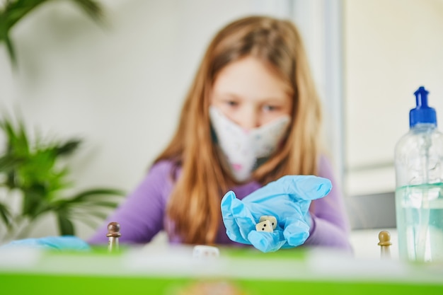 Vita in quarantena coronavirus: giochi e attività per i bambini a casa durante la quarantena covid-19