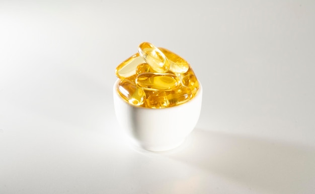 Vitamina D, omega 3, omega 6, olio di pesce integratore alimentare, vitamina A, vitamina E, olio di semi di lino