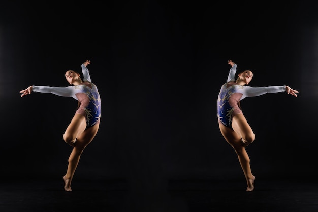 Volo di salto in alto ragazza flessibile artista di ginnastica ritmica salto Grace azione di movimento