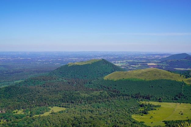 Vulcano di montagna Puy de DÃƒÂƒÃ‚ÂƒÃƒÂ‚Ã‚Â´me dal Puy Parou in Alvernia francese