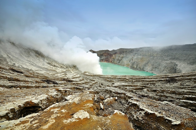 vulcano ijen di kawah, Indonesia