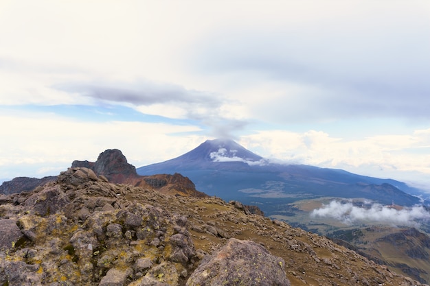 vulcano Popocatepetl a puebla messico