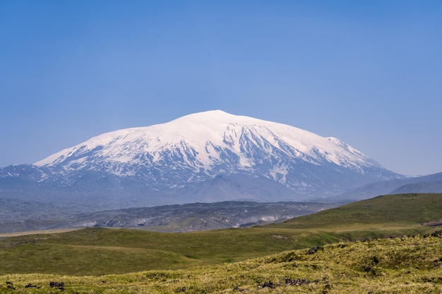 Vulcano Ushkovsky - un impressionante vulcano in Kamchatka, in Russia