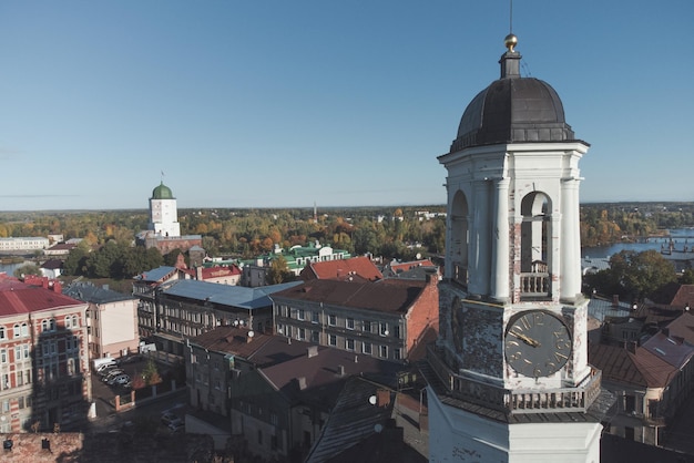 Vyborg Russia 8 ottobre 2022 Panorama aereo del centro storico di Vyborg Old Chapel e St Olaf39s Tower