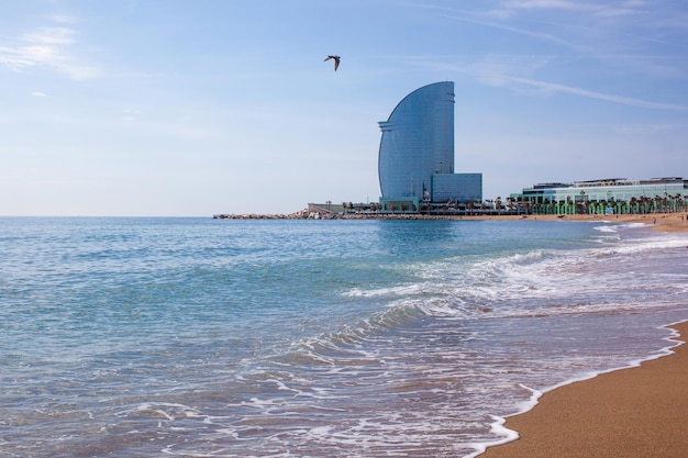 W Barcelona Hotel, sulla spiaggia di Barceloneta, in Spagna