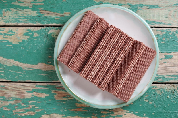 Wafer al cioccolato su un piatto