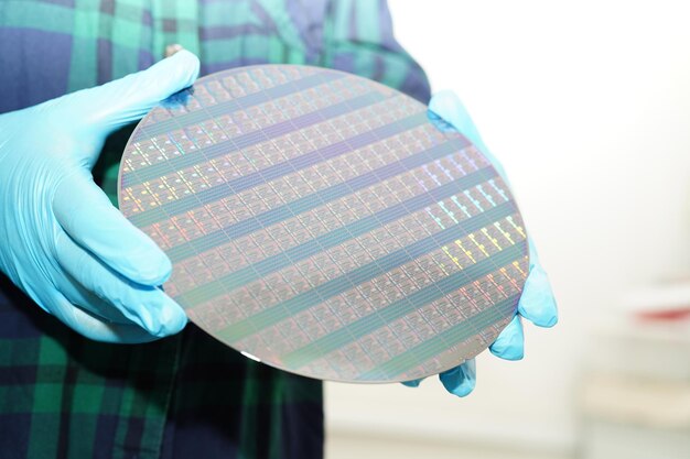 Wafer di silicio per la produzione di semiconduttori di circuiti integrati