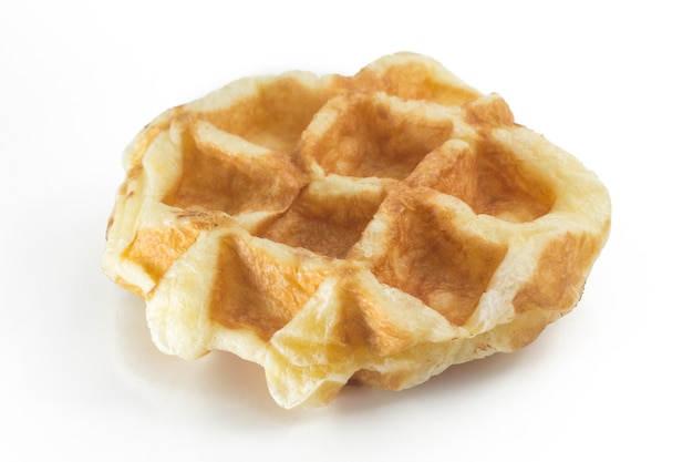 Waffle al forno su uno sfondo bianco