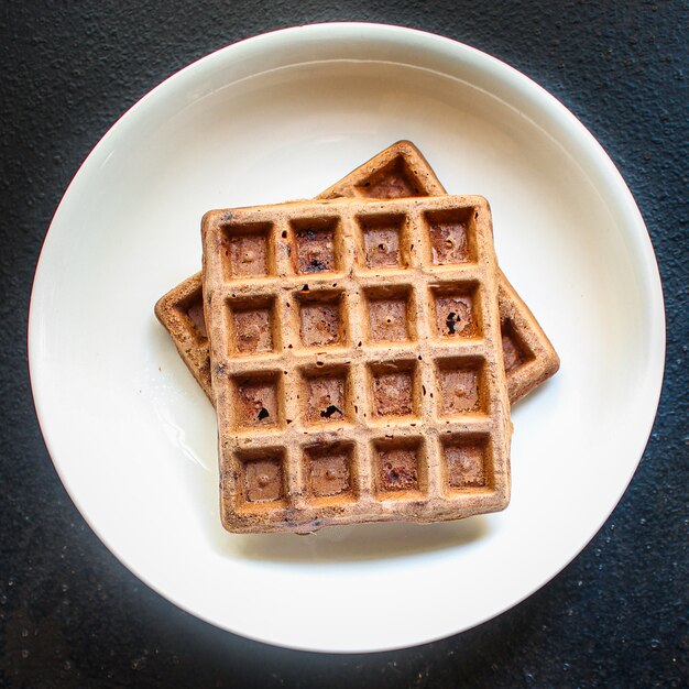 Waffle belgi con dessert da portata