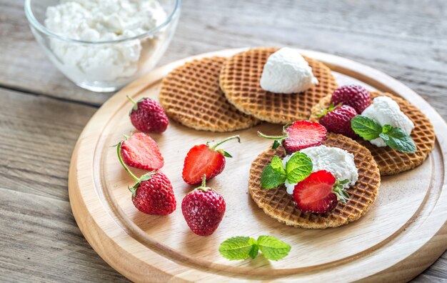 Waffle belgi con ricotta e fragole