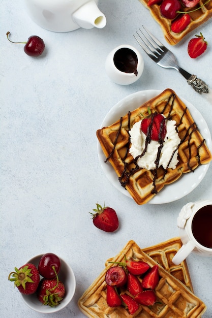 Waffle belgi quadrati fatti in casa con ricotta