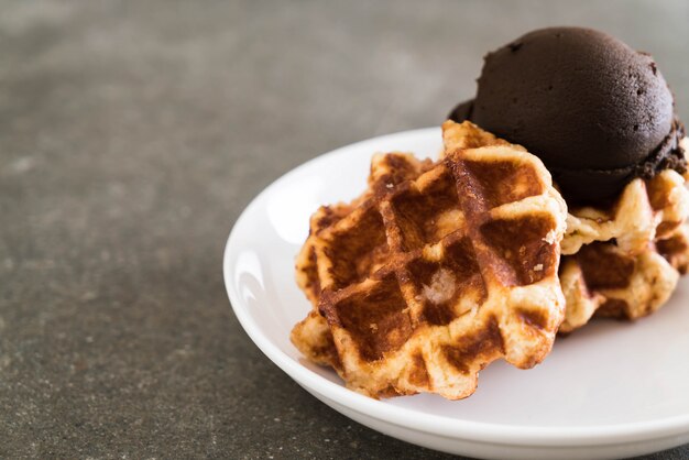 waffle con gelato al cioccolato