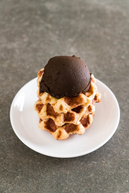 waffle con gelato al cioccolato