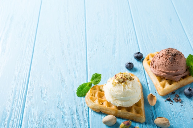 Waffle con gelato alla vaniglia