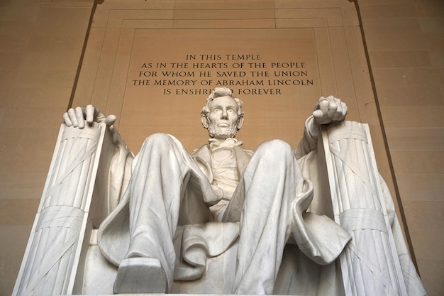 Washington DC Abraham LIncoln statua all'interno del Lincoln Memorial costruito per onorare il sedicesimo presidente degli Stati Uniti d'America