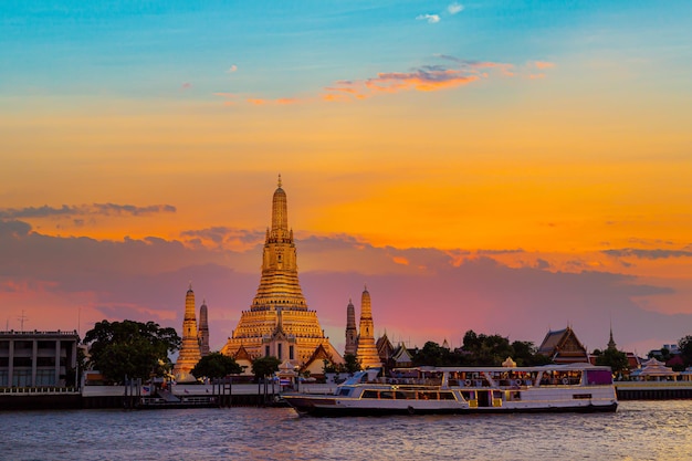 Wat Arun Ratchawararam Bangkok in Thailandia