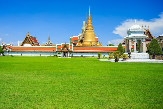 Wat Phra Kaew antico tempio a bangkok Thailandia