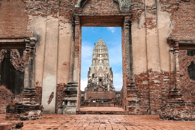 Wat rachaburana nel parco storico di Ayutthaya, provincia di Ayutthaya, Thailandia. Patrimonio mondiale dell'UNESCO